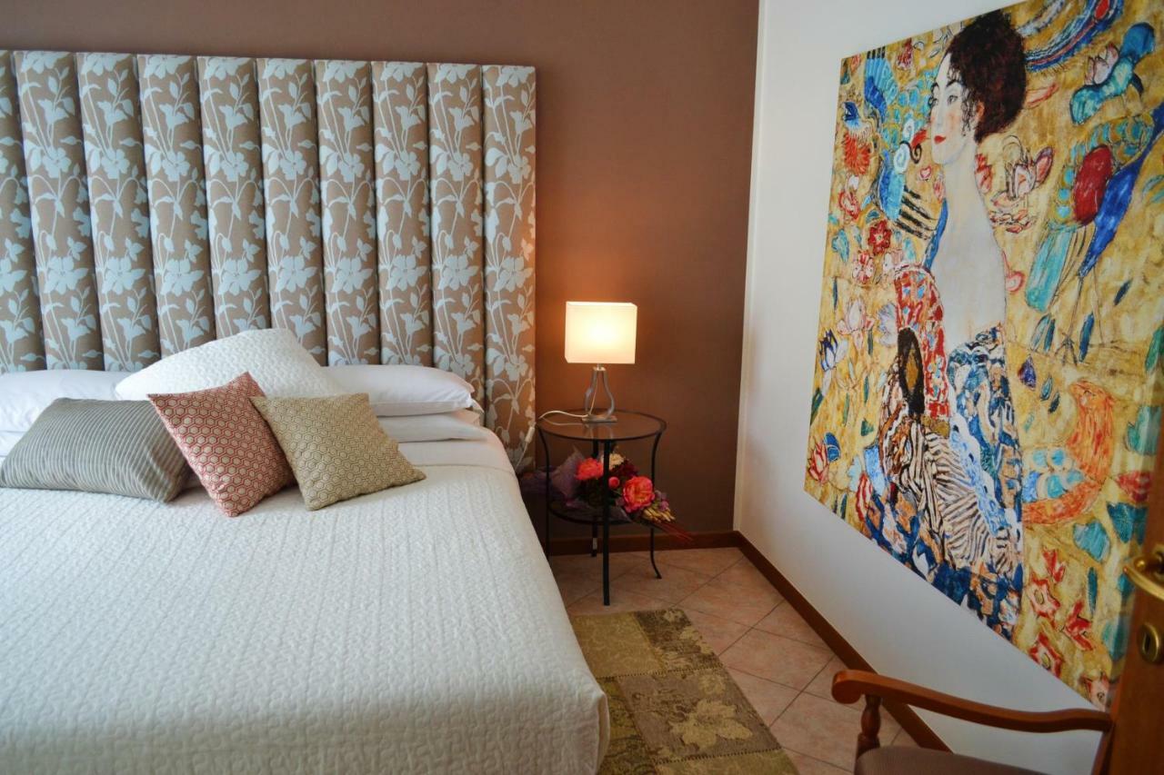 Torri Centro Apartment Тори дел Бенако Екстериор снимка