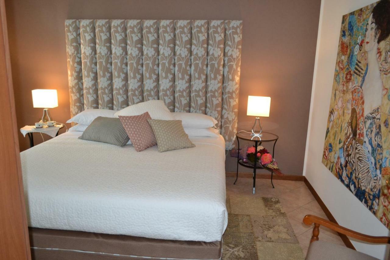 Torri Centro Apartment Тори дел Бенако Екстериор снимка