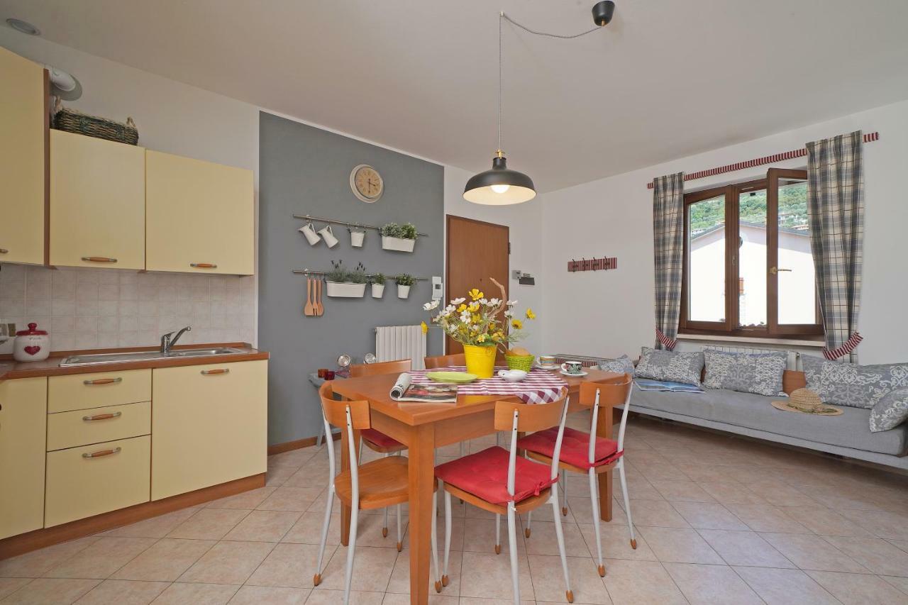 Torri Centro Apartment Тори дел Бенако Екстериор снимка